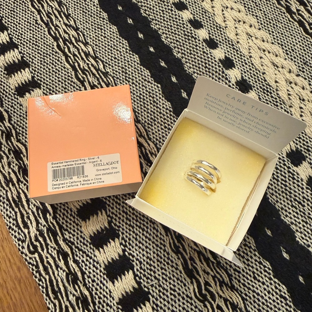 Stella & Dot Essential hammered Silver Ring